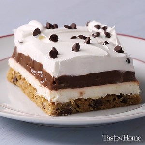 8.4K views · 2.5K reactions | We're obsessed with this chocolate chip cookie dessert (and you're about to be, too!). ❤️ Get the recipe: https://trib.al/r8UESDD | Taste of Home | Facebook