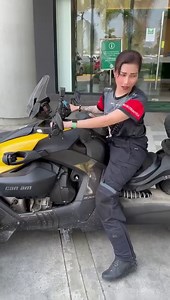 2.9M views · 10K reactions | Paano i-drive 'to? 3-Wheel Motorcycle 﫶️❤️ Sheila The Biker Chic 﫶 | Rides with Danyela | Facebook