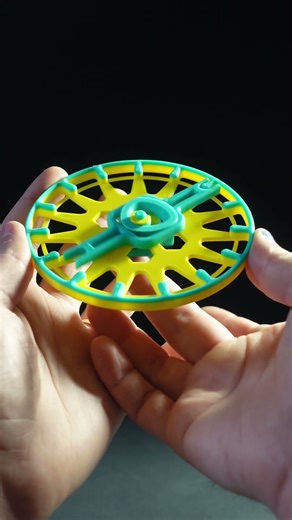 This Reuleaux Triangle Mechanism Is Oddly Satisfying#mechanism #geometry #engineering #shorts