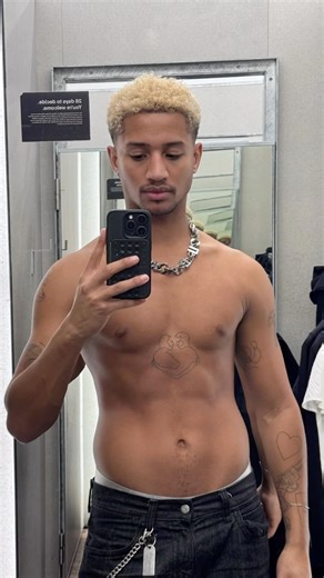 Tyreece on Instagram: "when I’m not crossing dressing I’m cross training 😊 Thank you @sculptwithvictoria #glowup"