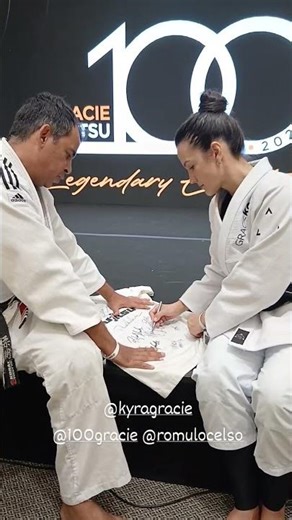 Autógrafo de Kyra Gracie no evento do século #jiujitsu #gracie