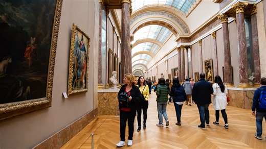 Walking tour inside the Louvre Museum Paris