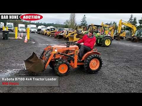 Kubota B7100 4x4 Tractor Loader