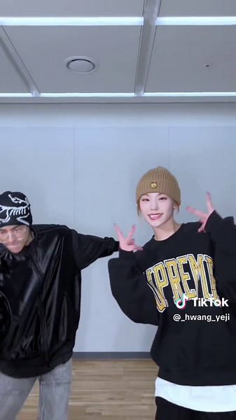 Hyunjin and Yeji's Dance Collaboration | Stray Kids x ITZY