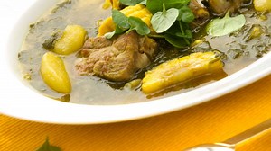 Potaje de berros con costilla