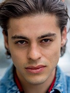 Крис Петровски: фото, биография, фильмография, новости - Вокруг ТВ.