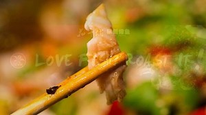 Roast fish like you've never experienced before, at Singapore's darling 3D immersive restaurant. The experience awaits you at 68 pagoda street (Chinatown MRT, Exit A). Dial 62216369 and chope now. | Orchid Roast Fish - 宽窄小巷