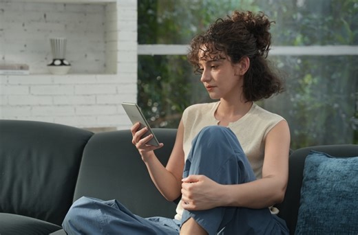 13K views · 55 reactions | Your reading flow matters. No switching apps. No broken focus. Just ask AI—by voice or screenshot— and continue where you left off. Viwoods AiPaper Reader Stay in the moment. . . #Viwoods #ViwoodsAiPaperReaderSeries #ebookreader #digitalreading #SmartReading #Eink #epaper #tablet #ereader | Viwoods Technology | Facebook