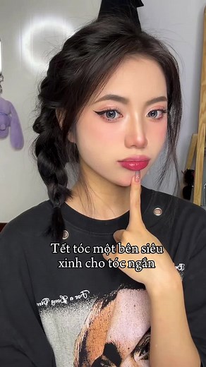 Cách tết tóc một bên cho tóc ngắn đẹp