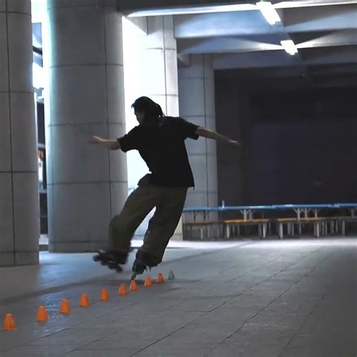 Chinese Hip-Hop Skater's Creative Pole Wrapping Trick