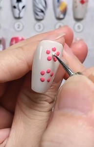 Flower NailArt Tutorial for Beginner 🌸💅🏼 #flowers #nailart #nailartideas #nailartdesign #nailarttutorial #prettynails #nailinspo #ctto @ | Iches ArteNails Supplies
