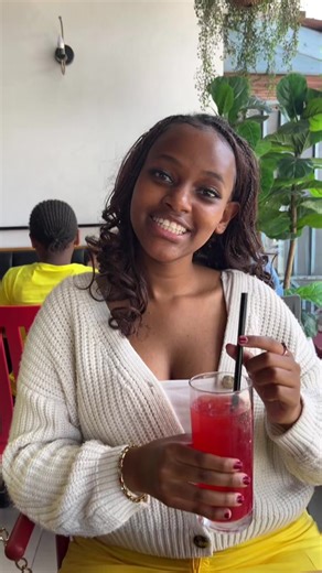 Girls day outtttt#tiktokeastafrica🇺🇬🇷🇼🇧🇮🇰🇪🇹🇿 #explore #muturaisafruit #outside