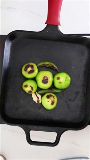 AUTHENTIC MEXICAN SALSA VERDE RECIPE - alecooks.com