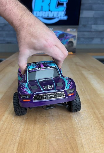 The initial teasers of the FMS Chaser didn’t do this model justice. This ready to run 1/24 4x4 short course truck is pretty cool! Independent front suspension, 2-speed, straight rear axle, open diffs, oil shocks… Good stuff and goes for $130 USD. Can’t wait to drive it! . . . #fmsmodel #shortcourse #shortcoursetruck #rctruck #rccar #radiocontrol #rchobby #rclife