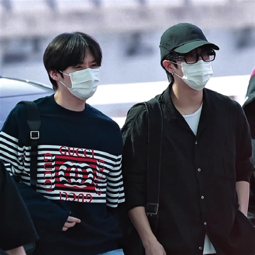 Lee Know's Sweet Gesture: Sharing Cardigans with Han