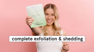 grace & stella Award-Winning Foot Peel Mask - Foot Peeling Mask with Aloe Vera - Moisturizing Foot Mask for Dry Cracked Feet - Foot Exfoliator for Baby Soft Feet (4 Pairs, Unscented)