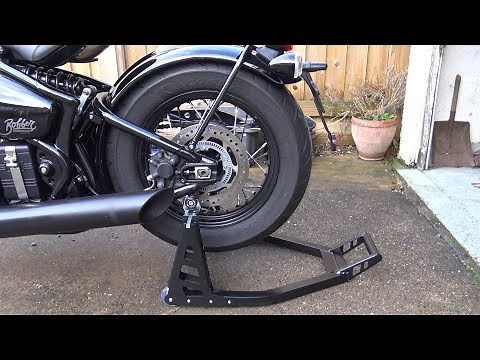 Triumph Bonneville Bobber/Speedmaster/Thruxton. Budget motorcycle Paddock stand, & How to use it!