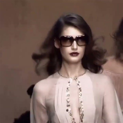 Eugenia Volodina for Blumarine Fall/Winter 2004 FashionShow #runway #catwalktour #fashiondesigner