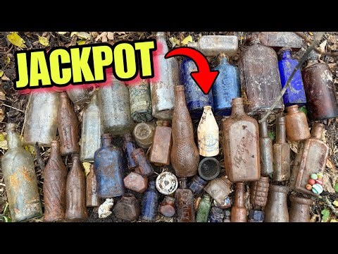 Digging Rare Antique Bottles Buried at 100 YEAR OLD Town Dump 🔥 #vintage #archaeology #mudlarking