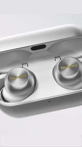 5.5K views | Quando ogni dettaglio conta e ogni battito è importante, Luca Pretolesi si affida alla chiarezza e alla precisione delle cuffie Technics AZ100 per ascoltare la sua musica esattamente come dovrebbe essere. | Technics | Facebook