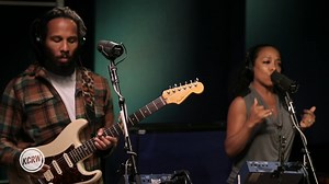 Ziggy Marley performing Look Who's Dancing | Videos Musicales Solo En Hd