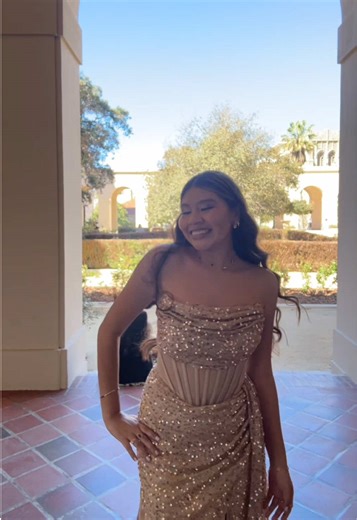 Elegant Gold Dress Ideas for Prom Night