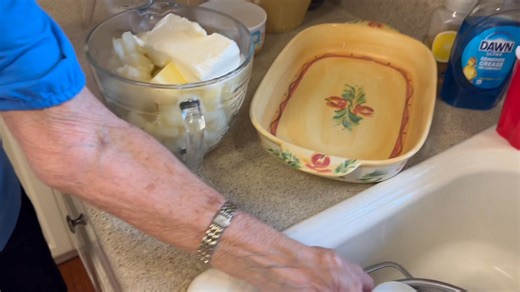 Make Ahead Mashed Potato Casserole… this recipe will help you get ahead for your next meal. It’s so smooth, creamy and yummy! This would go great with any meal! #memesrecipessc #ShineForJesus #potatocasserole | MeMe’s Recipes