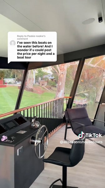 Luxury Houseboat Experience in Mildura, Australia