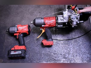 This gas-powered impact wrench has some seriously impressive strength! 🔧😎 | UNILAD Tech