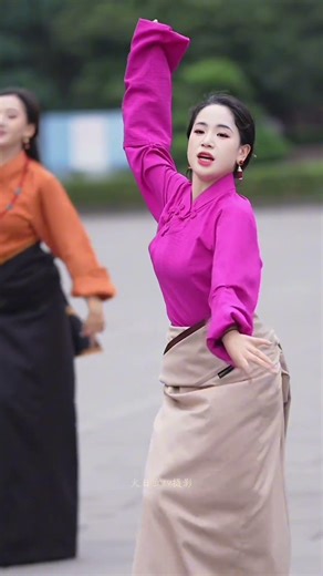 Wengmu, Tibetan dance beauty with the most passion