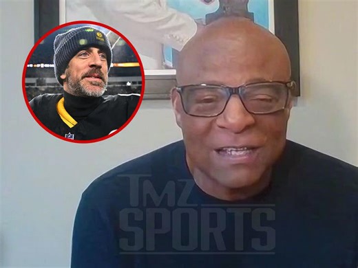 Warren Moon says Aaron Rodgers will return next season, and here's why!