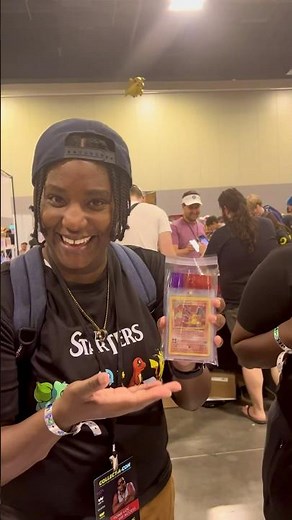 1st Edition Shadowless Charizard SOLD @ Collectacon! #pokemon #rarepokemon #pokemoncards #charizard