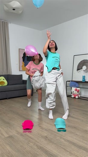 Dress Fast Challenge 😂🎈 #viral