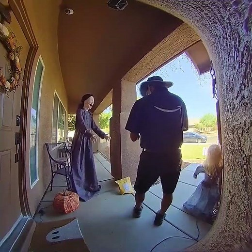 Delivery Man Startled by Halloween Decoration || ViralHog