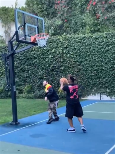 Footage of Juice wrld from the 8th of February 2019, playing basketball with max lord, juices producer . . . #juicewrld #rap #music #liluzivert #explorepage