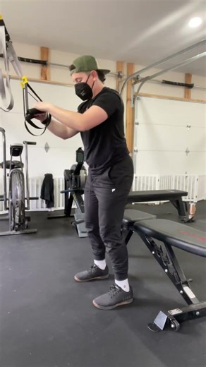 trx assisted box squat