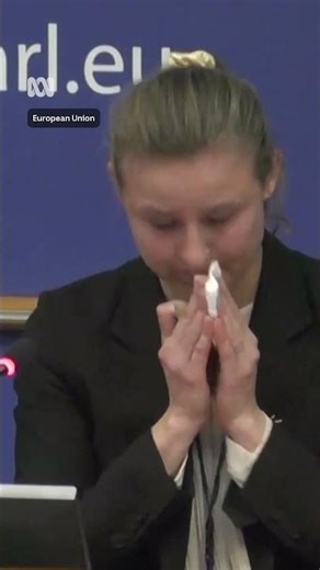 Interpreter breaks down while translating Ukrainian boy recounting his mother's death | ABC NEWS