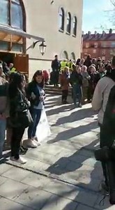 581K views · 10K reactions | J’attends un grand partage de la part de la communauté musulmane regarder Des Suédois et suédoise qui protège les musulmans pour faire leur prière du vendredi magnifique Rajoutez nous également sur snapchat avec le code : ih2c2s | Islam: Hadith, Citations Coraniques, Sagesse et Sunna | Facebook