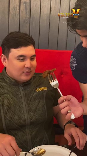 Babala: Kinakain nina Big Bert at Mark na hindi dapat palampasin!