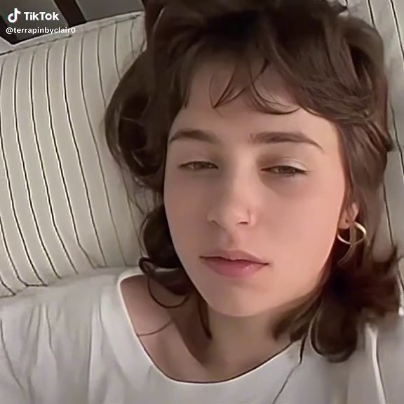 flaming hot cheetos 🩷 #clairo #flaminghotcheetos #clairoedit #lyrics #fyp @Clairooooooooooooooooooo