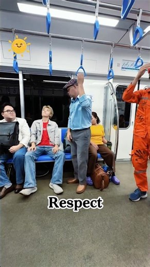 Justice 👵🤝🦸‍♂️#VAHO #kindness #funny #emotional #shortsviral #respect