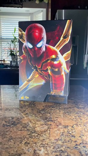 Hot Toys Iron Spider Avengers Infinity War Unboxing