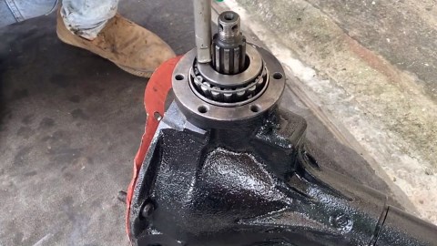 Complete UAZ 469 Restoration: Rebuilding the Gearbox and Differential from the Ground Up