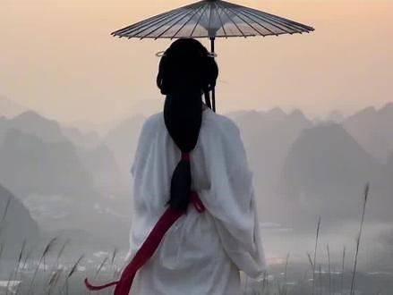 如何制作人物渐渐消失效果 如何制作人物渐渐消失效果，教程简单，一看就会#教程#人物消失效果 #剪映教学@DOU 小助手