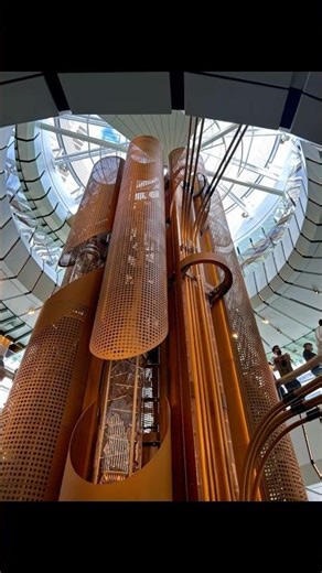 Checking out Starbucks Reserve Chicago Roastery & The Riverwalk