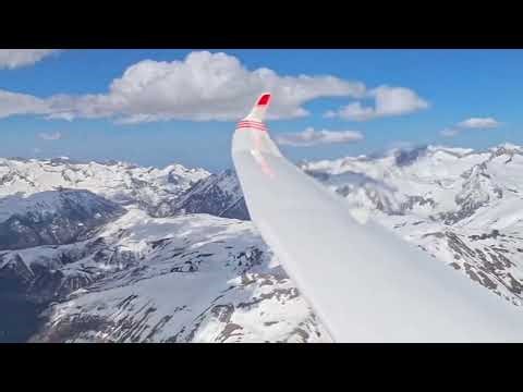 In the middle of the snowy Pyrenees with the Discus 2a glider
