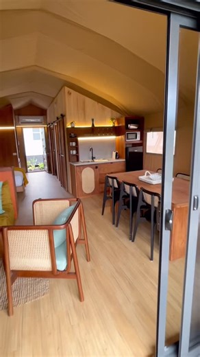 GlamXperience Australia on Instagram: "Back in 2023 we installed two Safari Tents at BIG4 Gold Coast. They performed so well that we were asked to come back and add five more. This second stage also marks a first for us. These tents are installed with a 2 metre elevation and are designed to work with the site. All wrapped up just in time for the holiday rush 🏝️ A great example of how starting small can turn into a larger rollout when the results speak for themselves."