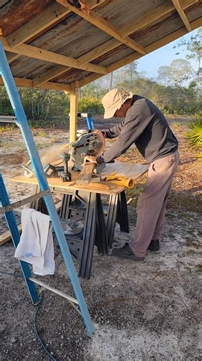 Back at it again #floridaoffgridliving #solarpower #building | Florida Off-Grid Living