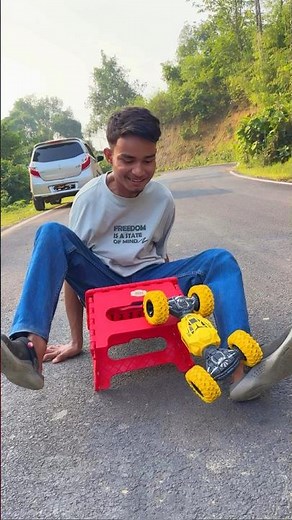 Off Road Rock Crawler Remote Control RC Stunt Car 🔥