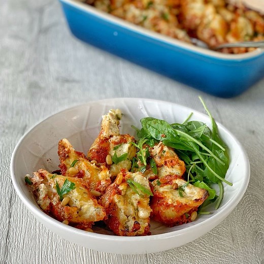 Tuna and ricotta baked pasta shells I have partnered with John West to create a delicious dish using their new premium range of Deli Tuna. You won't believe how easy this recipe for Tuna and ricotta baked pasta shells is to make. The flavour of the John West Deli Tuna goes so well with the ricotta and lemon zest. I have used the extra virgin olive oil blend and pink salt flavour. I thought it was the perfect flavour to compliment this Italian style pasta dish and the chunky loin pieces give the 